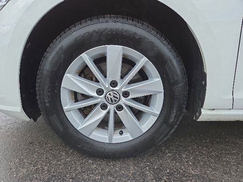 Used 2018 Volkswagen Golf S FWD image 25
