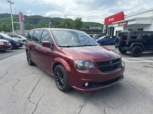 Used 2019 Dodge Grand Caravan GT FWD image 2