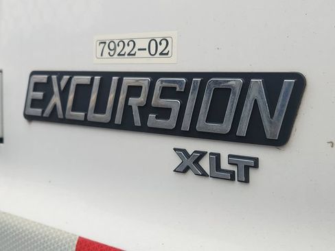 Used 2002 Ford Excursion XLT AWD/4WD image 10