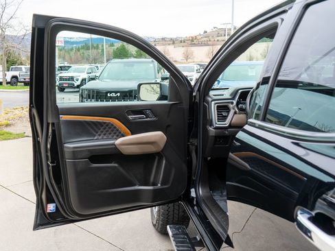 Used 2023 GMC Canyon Denali AWD/4WD image 15