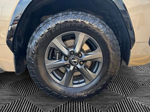 Used 2025 Lexus LX 700h Overtrail AWD/4WD image 33