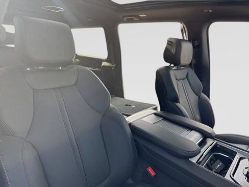 New 2026 Jeep Grand Wagoneer L 4WD w/ Premium Group I image 34
