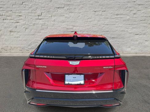 Certified 2025 Cadillac Lyriq Luxury w/ LPO, Floor Liner Package AWD/4WD image 4