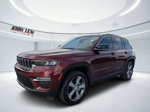Certified 2022 Jeep Grand Cherokee Limited w/ Luxury Tech Group II RWD image 7