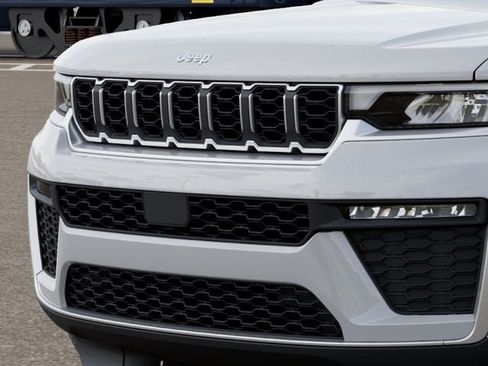 New 2026 Jeep Grand Cherokee Limited AWD/4WD image 11