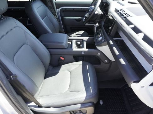 Used 2024 Land Rover Defender 110 SE AWD/4WD image 23
