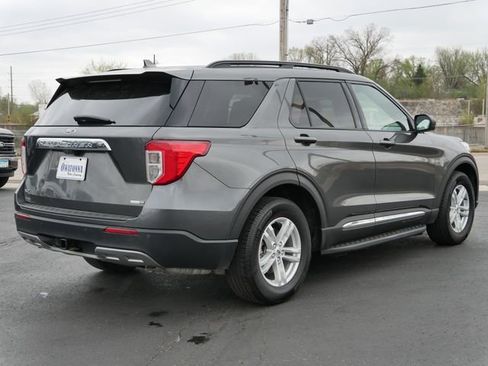 Used 2020 Ford Explorer XLT w/ Equipment Group 202A AWD/4WD image 4