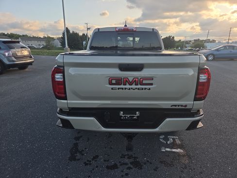 Used 2023 GMC Canyon AT4 w/ AT4 Premium Package AWD/4WD image 14