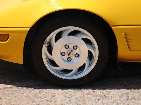 Used 1995 Chevrolet Corvette Coupe RWD image 7