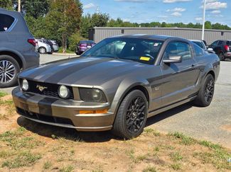 Used 2005 Ford Mustang GT Premium RWD video 2
