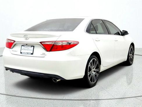 Used 2016 Toyota Camry SE FWD image 5