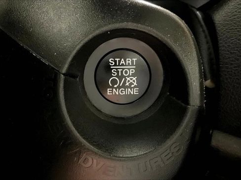 Used 2022 Jeep Renegade Latitude w/ Sun/Sound Group image 36