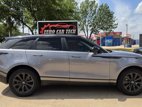 Used 2021 Land Rover Range Rover Velar S AWD/4WD image 7