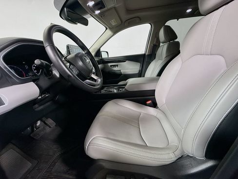 Used 2025 Honda Pilot Touring image 21