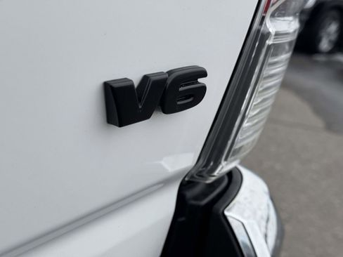 Certified 2022 Toyota Tacoma TRD Off-Road image 12