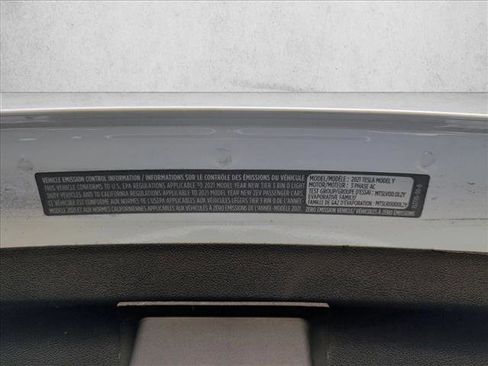 Used 2021 Tesla Model Y Long Range image 25