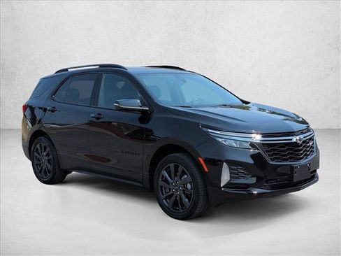 Used 2023 Chevrolet Equinox RS w/ RS Leather Package AWD/4WD image 2