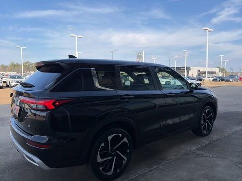 Used 2024 Mitsubishi Outlander SE image 4