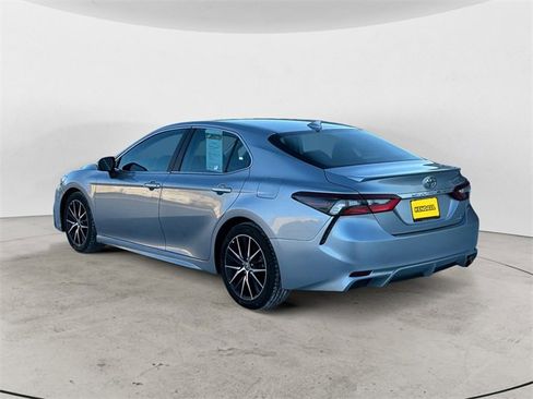 Used 2023 Toyota Camry SE w/ Cold Weather Package image 3