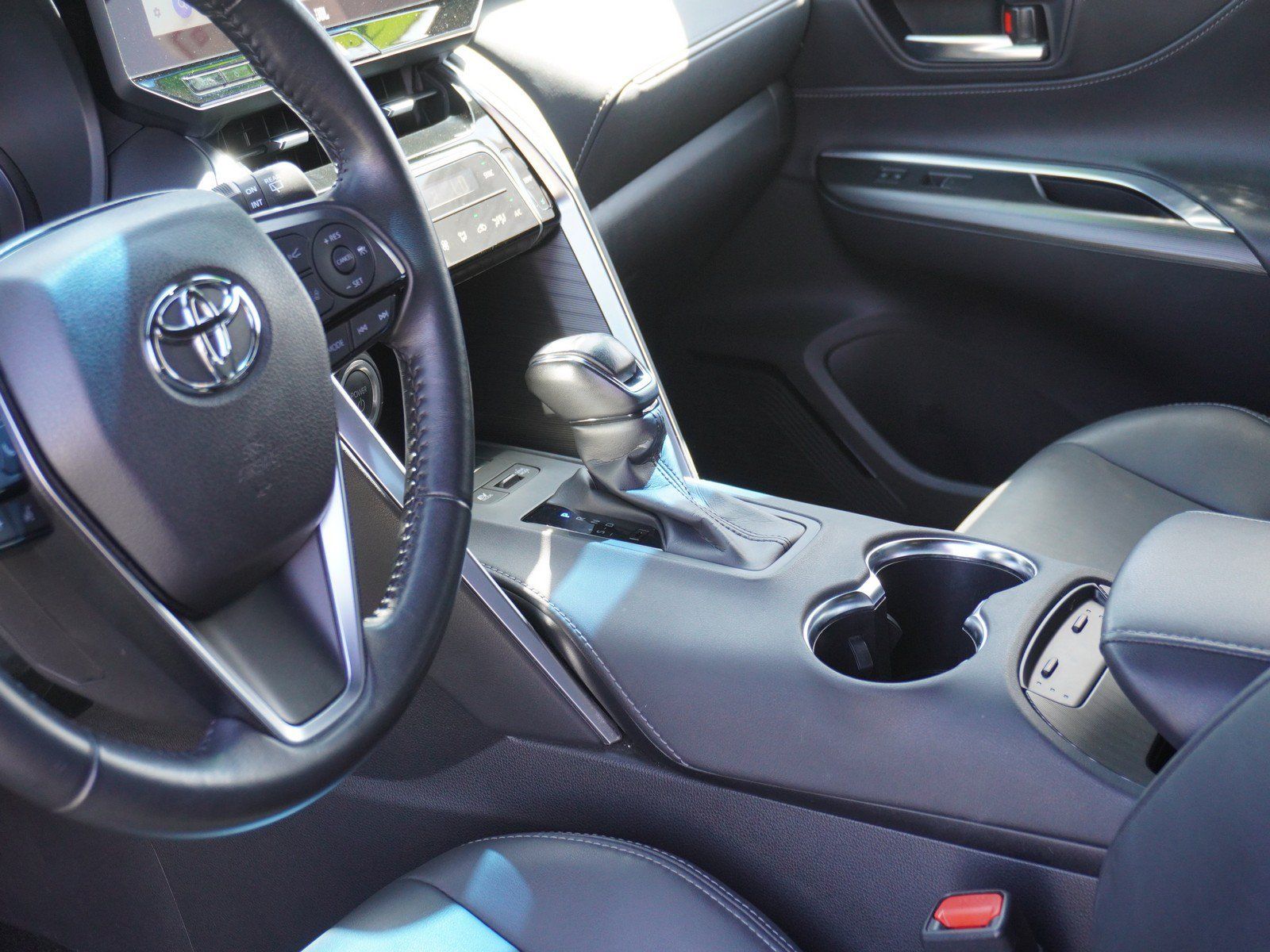 Used 2024 Toyota Venza XLE AWD/4WD image 20