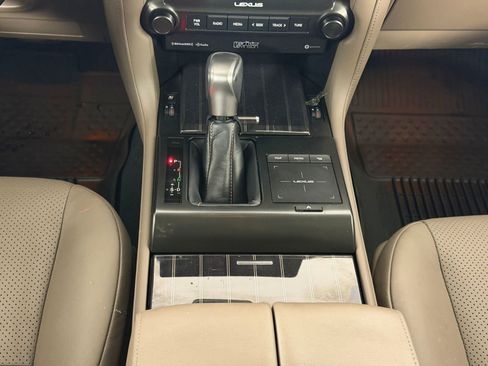 Used 2023 Lexus GX 460 Luxury w/ Sport Design Package AWD/4WD image 18