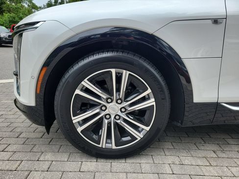 Used 2024 Cadillac Lyriq Luxury RWD image 10