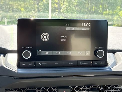 Certified 2025 Honda Accord SE image 25