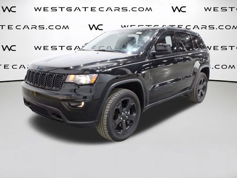 Used 2019 Jeep Grand Cherokee Laredo image 1