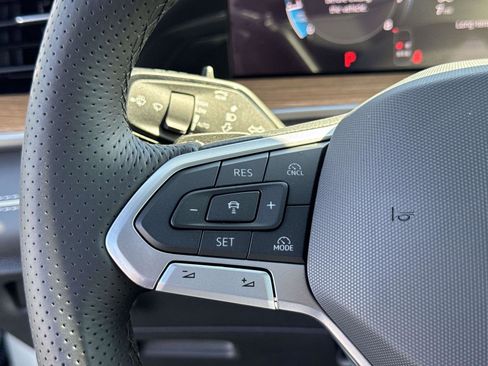 New 2026 Volkswagen Tiguan SEL R-Line image 18