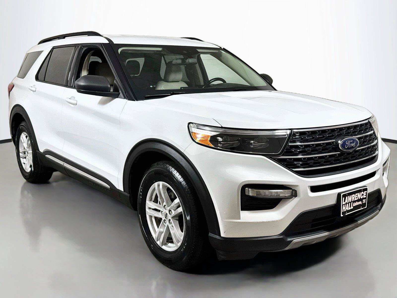 Used 2021 Ford Explorer XLT w/ Equipment Group 202A RWD image 3