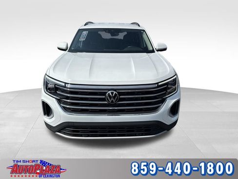 Used 2025 Volkswagen Atlas SE AWD/4WD image 13