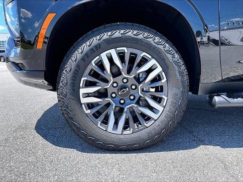 New 2026 Chevrolet Tahoe Z71 w/ Z71 Off-Road Package AWD/4WD image 7