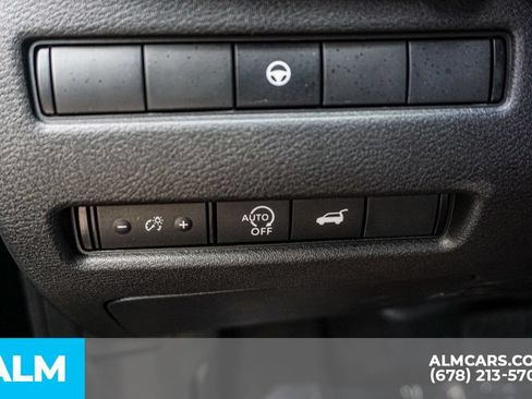 Used 2024 Nissan Rogue SL FWD image 47