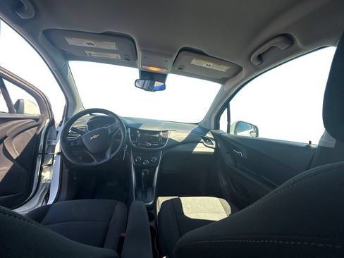 Used 2021 Chevrolet Trax LS w/ Tint and Cruise Package AWD/4WD image 9