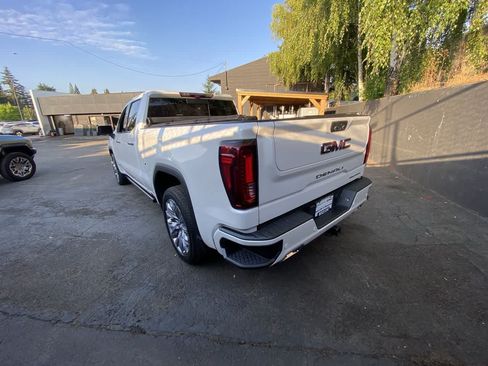 Used 2022 GMC Sierra 1500 Denali w/ Denali Reserve Package AWD/4WD image 4