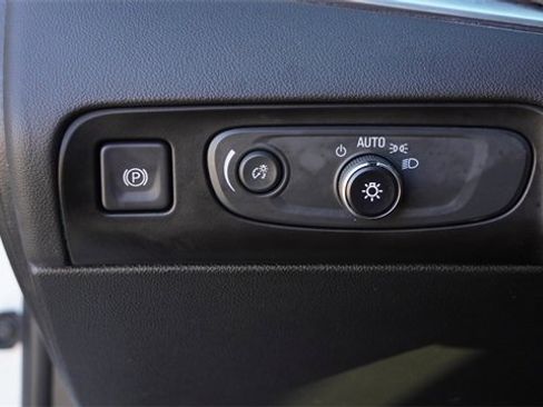 Used 2019 Buick Enclave Essence w/ LPO, Sport Appearance Package image 24