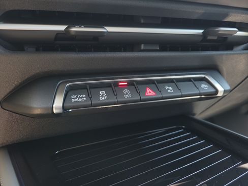 New 2026 Audi Q3 quattro 2.0T AWD/4WD image 24