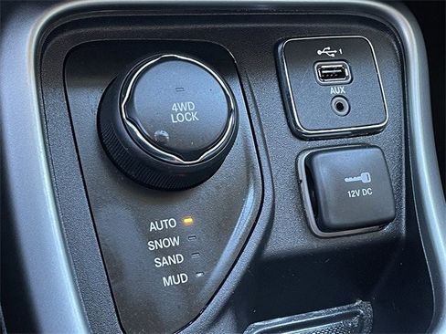 Used 2019 Jeep Compass Latitude image 19