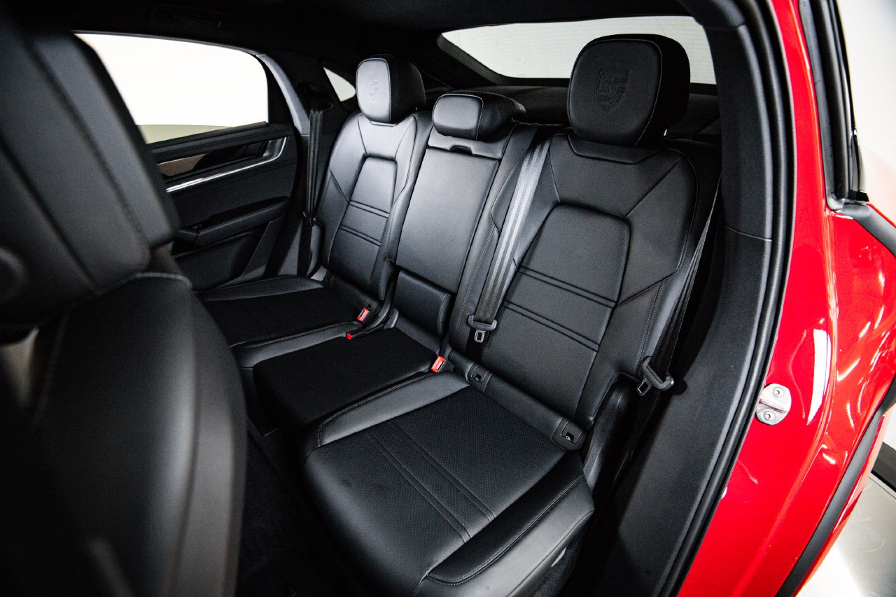 Certified 2026 Porsche Cayenne S AWD/4WD image 24