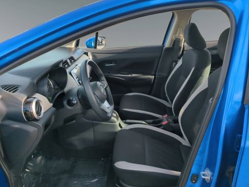 Used 2021 Nissan Versa SV image 9