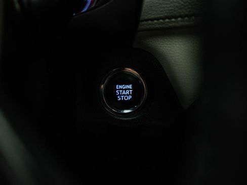 Used 2019 Toyota RAV4 Limited w/ Cold Weather Package AWD/4WD image 20