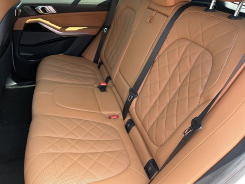 Used 2024 BMW X5 sDrive40i w/ Premium Package image 16