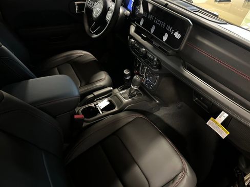 New 2026 Jeep Wrangler Unlimited Rubicon image 15