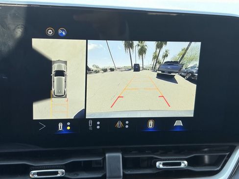 Used 2025 Chevrolet Equinox LT w/ Convenience Package II AWD/4WD image 23