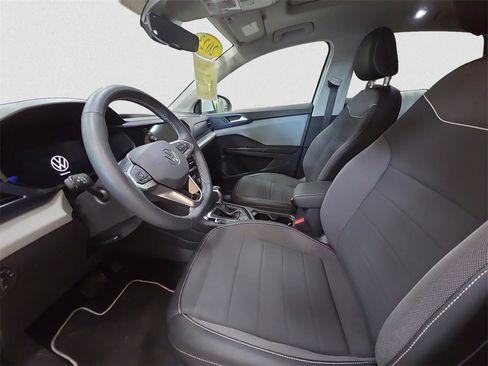 Used 2023 Volkswagen Taos SE image 9