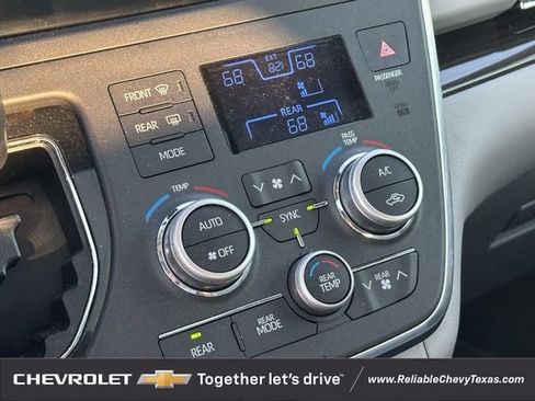 Used 2018 Toyota Sienna XLE w/ XLE Navigation Package FWD image 19