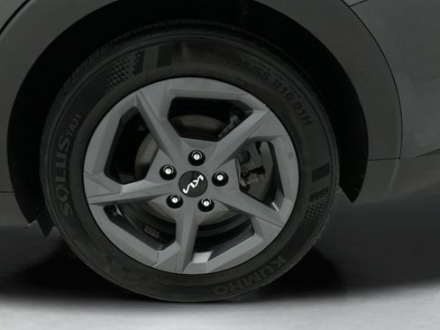 Used 2025 Kia K4 LXS FWD image 9