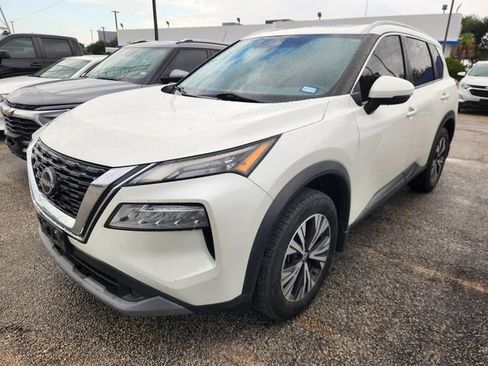 Used 2022 Nissan Rogue SV w/ SV Premium Package FWD image 3