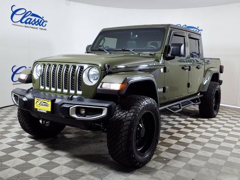 Used 2021 Jeep Gladiator Overland AWD/4WD image 6