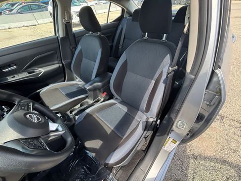 Used 2025 Nissan Versa SV FWD image 34